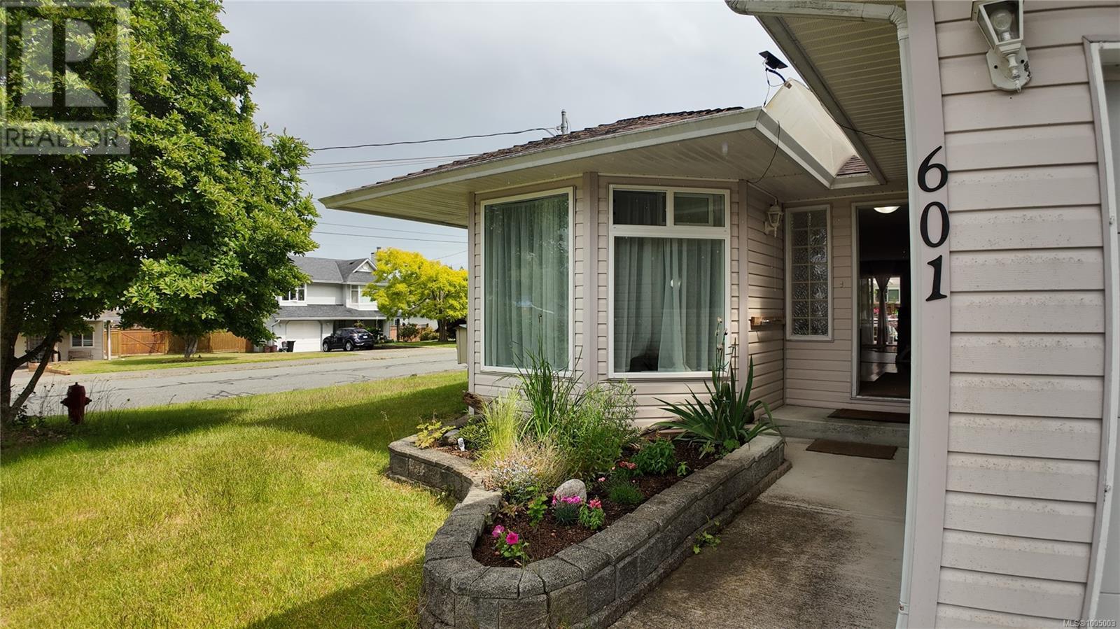Photo 46 of 601 Azalea Pl, Campbell River BC