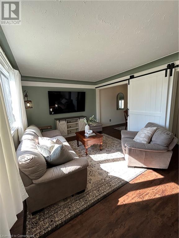 Photo 15 of 18 Flanders Avenue, St Catharines ON