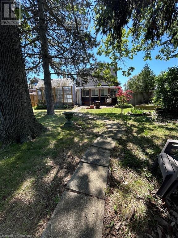 Photo 14 of 18 Flanders Avenue, St Catharines ON