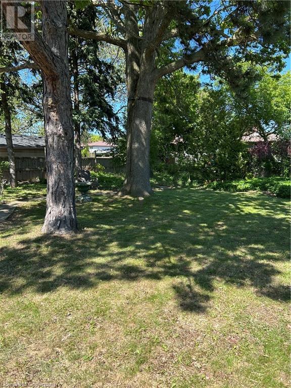 Photo 5 of 18 Flanders Avenue, St Catharines ON