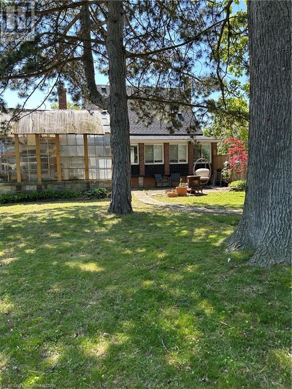 Photo 3 of 18 Flanders Avenue, St Catharines ON