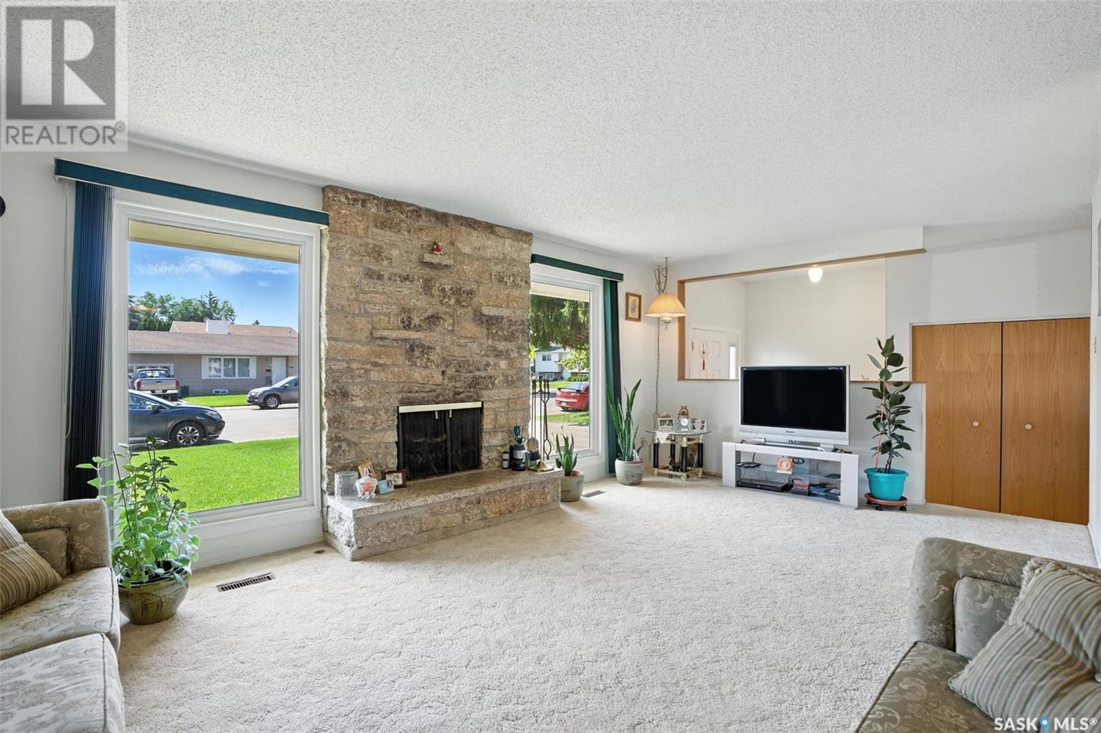 Photo 5 of 514 Forrester Road, Saskatoon SK
