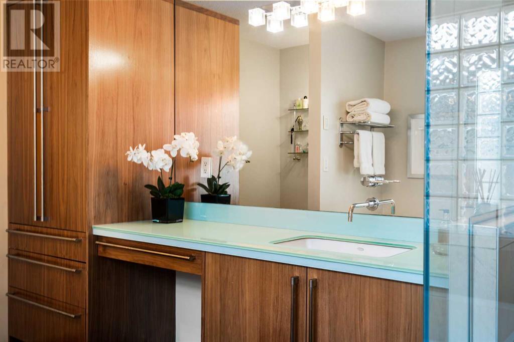 Single Family House for Sale in   Avenue SW South Calgary Calgary 