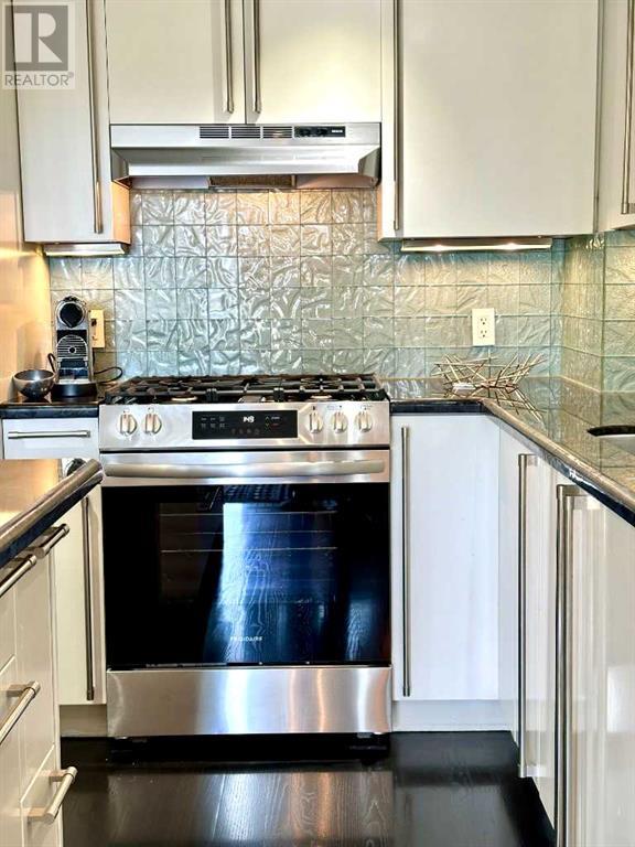 Single Family House for Sale in   Avenue SW South Calgary Calgary 
