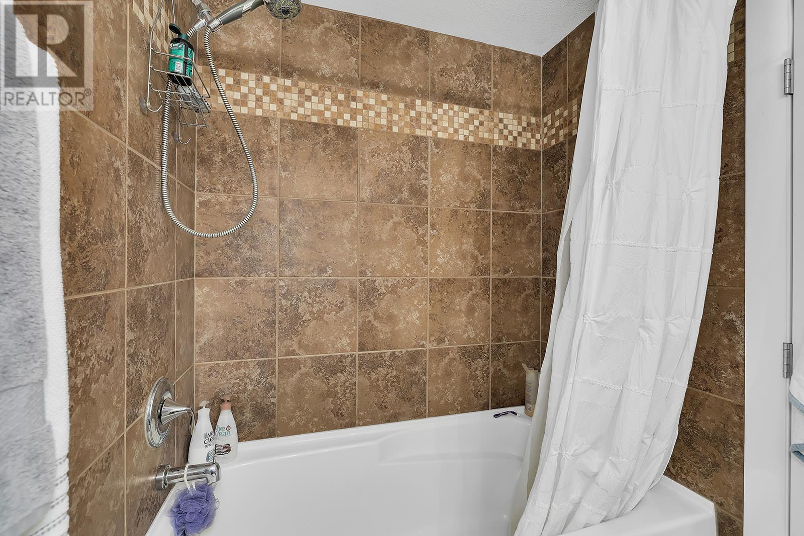Photo 2 of 654 Cook Road Unit 321, Kelowna BC