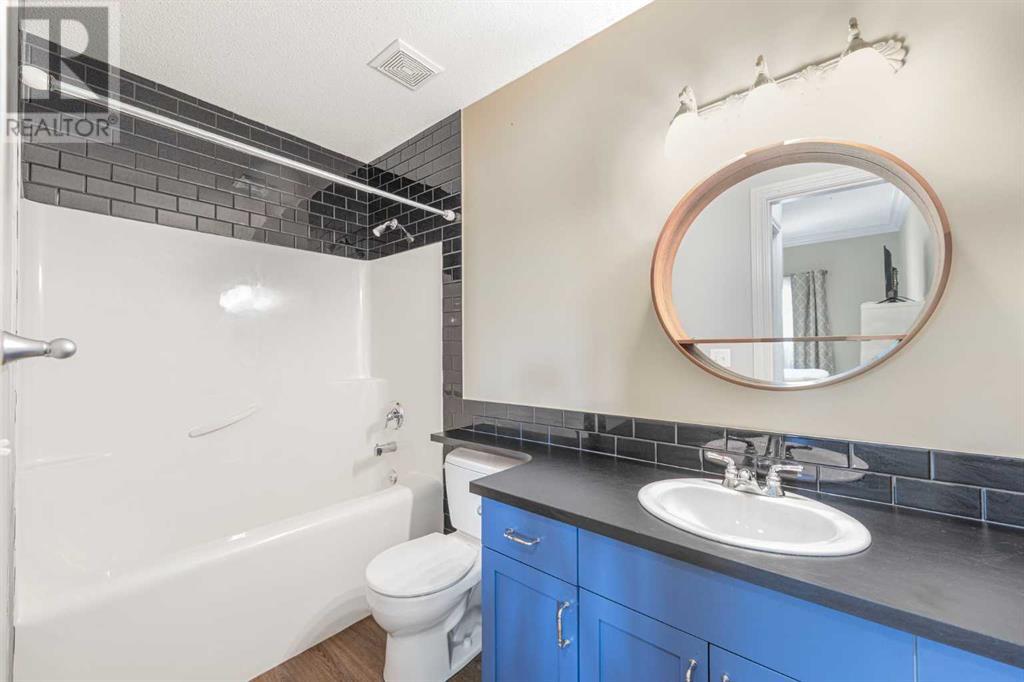 Single Family House for Sale in    Street SW Glenbrook Calgary 