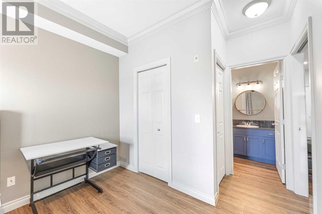 Single Family House for Sale in    Street SW Glenbrook Calgary 