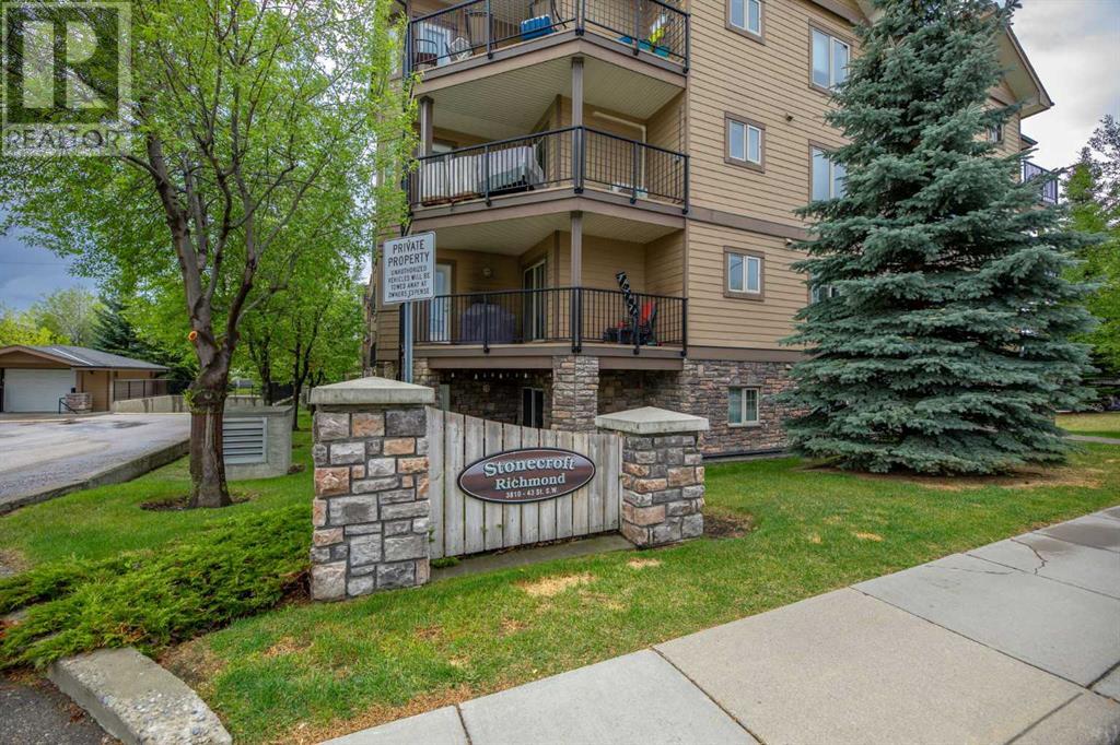 Single Family House for Sale in    Street SW Glenbrook Calgary 