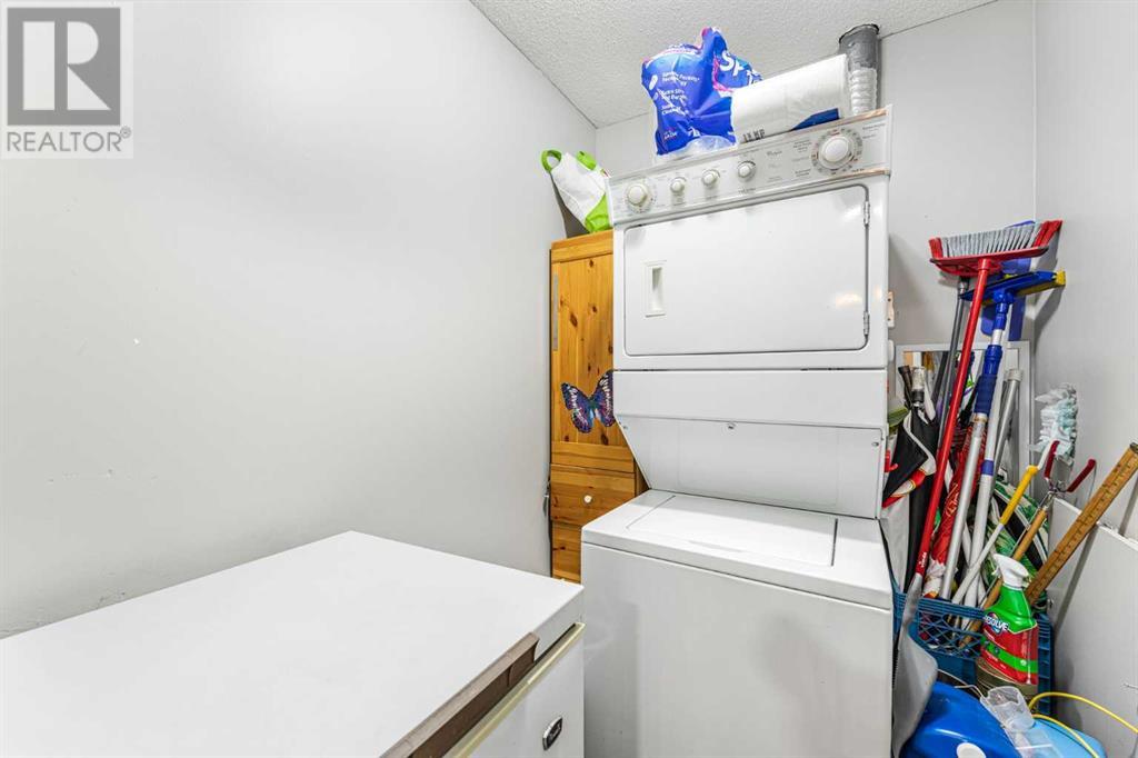 Single Family House for Sale in    Street SW Glenbrook Calgary 