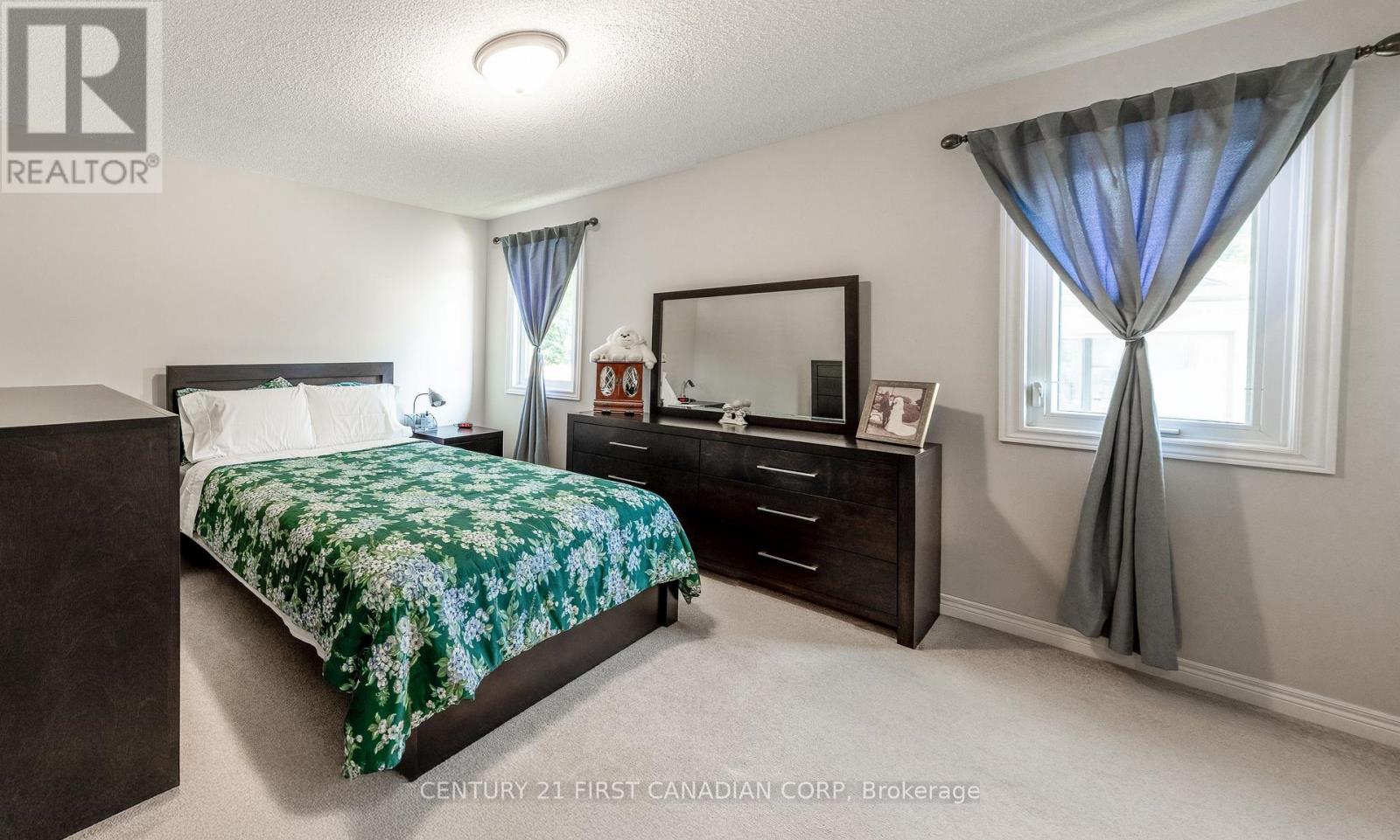 Photo 25 of 18 20 Windermere Place, St Thomas ON