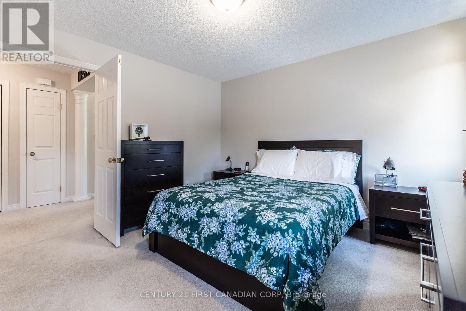 Photo 11 of 18 20 Windermere Place, St Thomas ON
