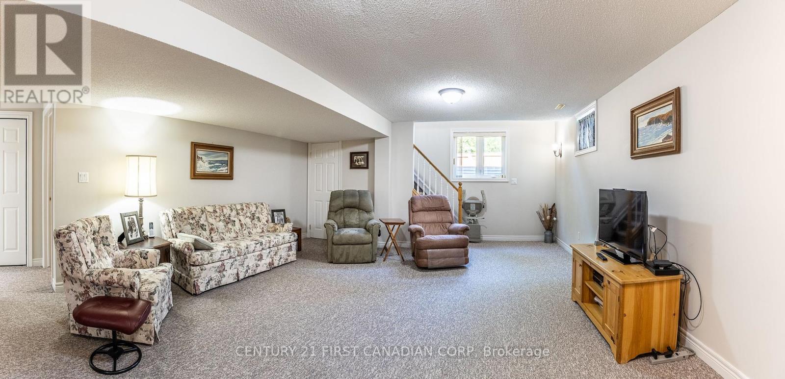 Photo 6 of 18 20 Windermere Place, St Thomas ON
