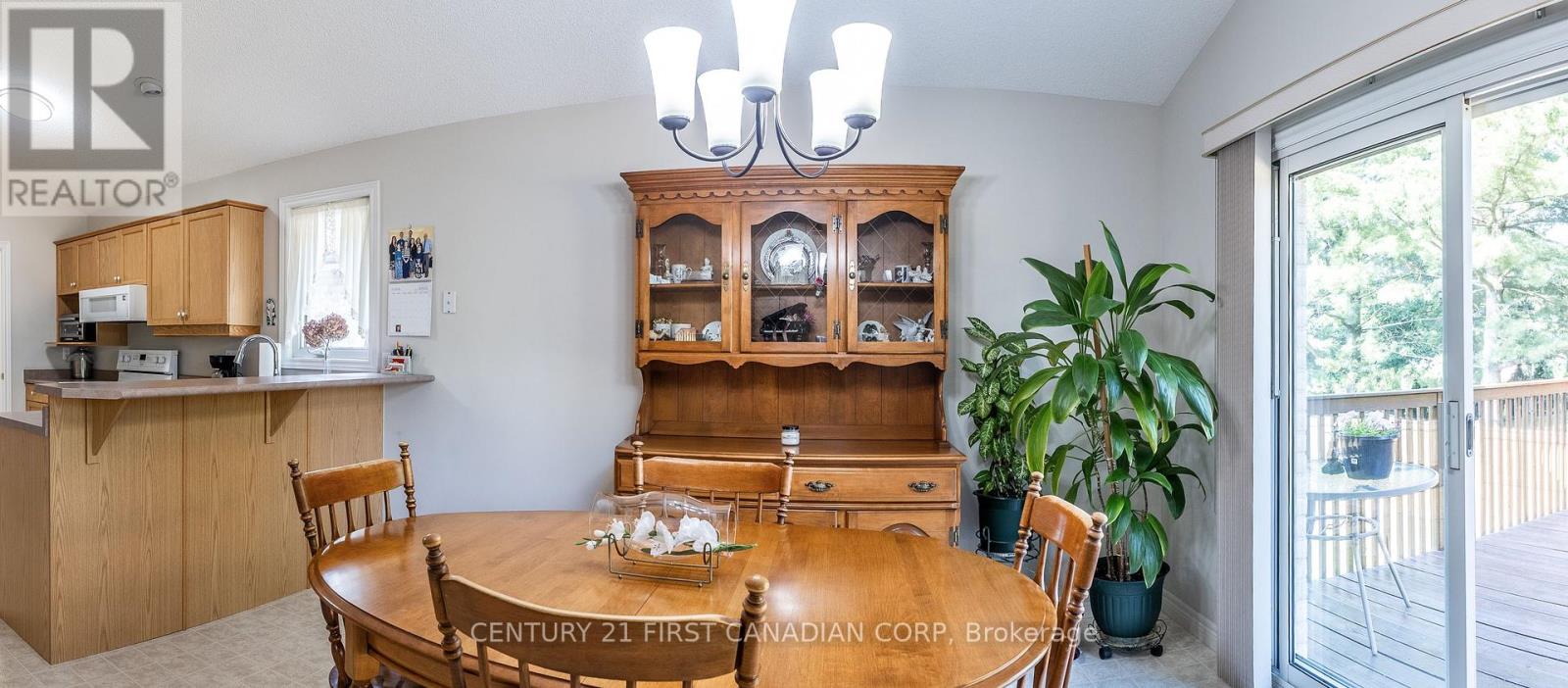 Photo 23 of 18 20 Windermere Place, St Thomas ON