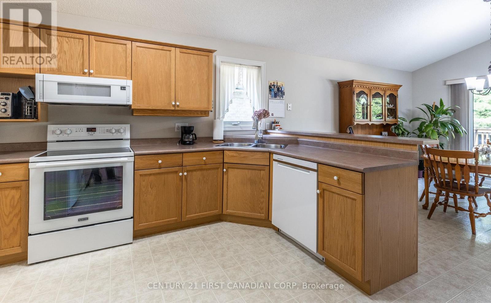 Photo 20 of 18 20 Windermere Place, St Thomas ON