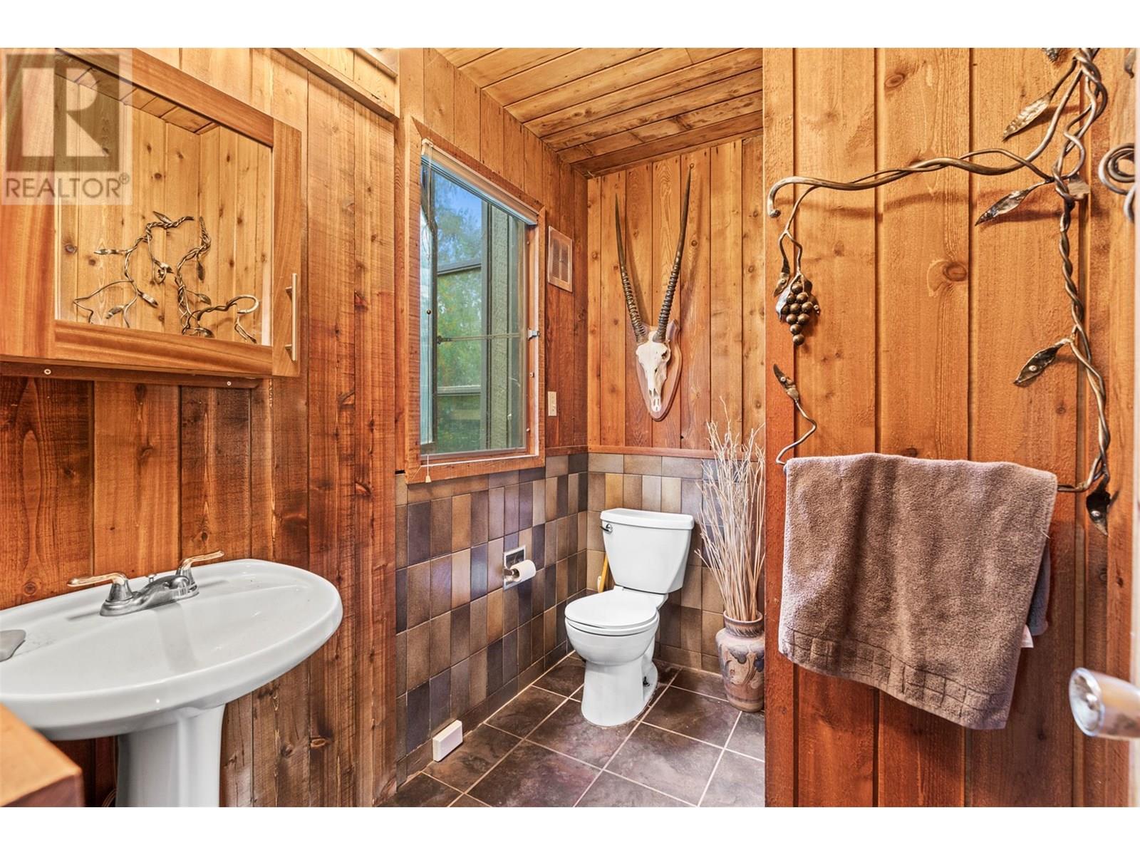 4444 Hales Road, Spallumcheen