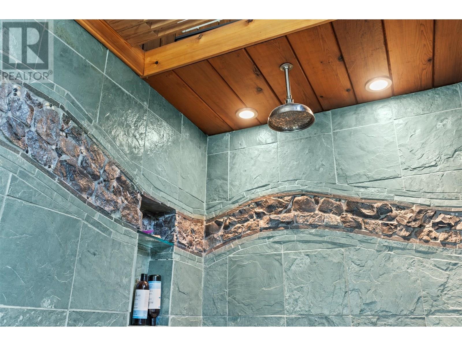 4444 Hales Road, Spallumcheen