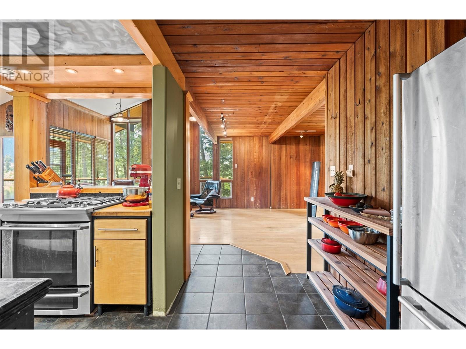 4444 Hales Road, Spallumcheen