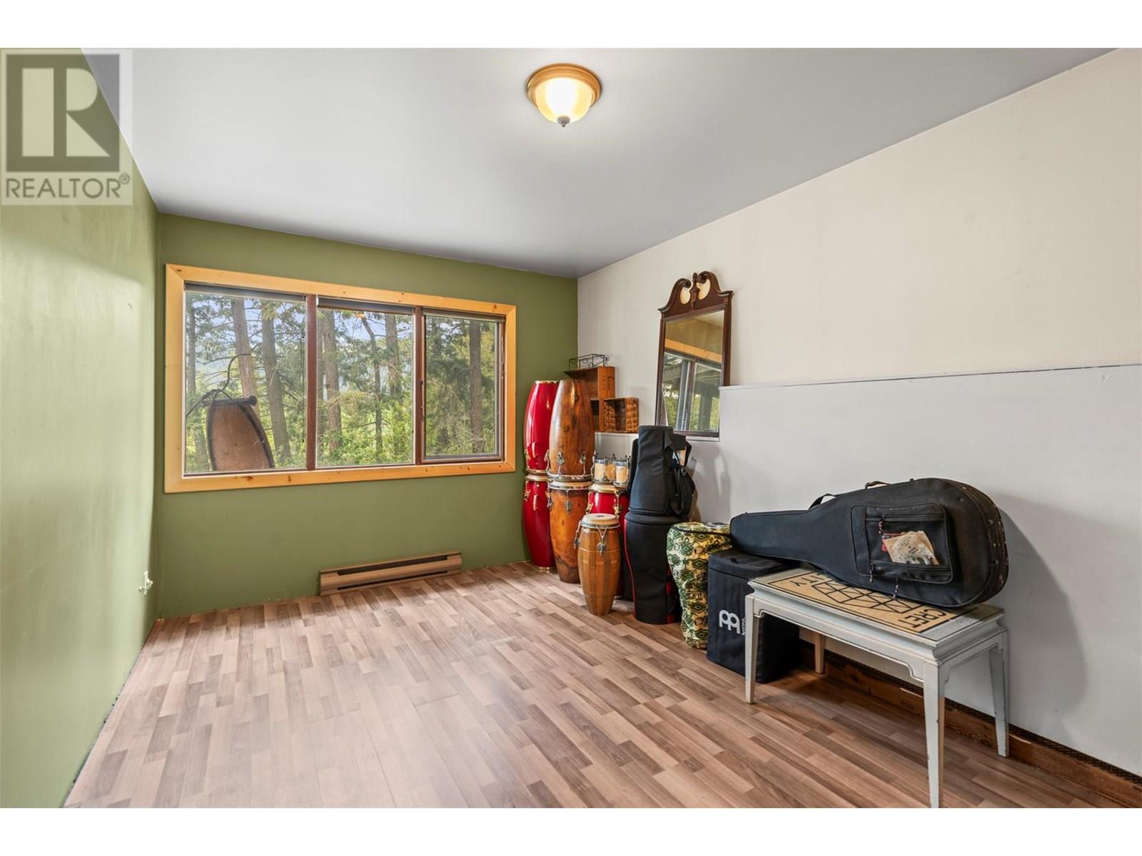 4444 Hales Road, Spallumcheen