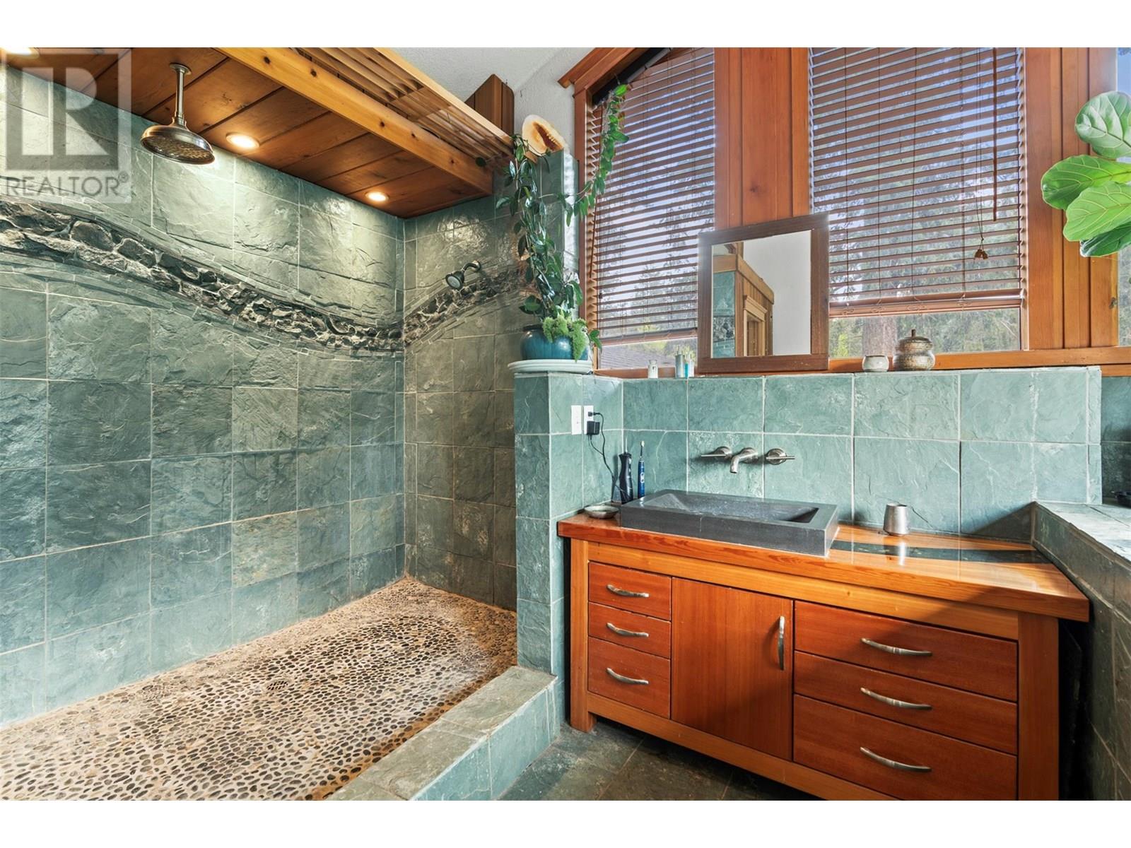 4444 Hales Road, Spallumcheen