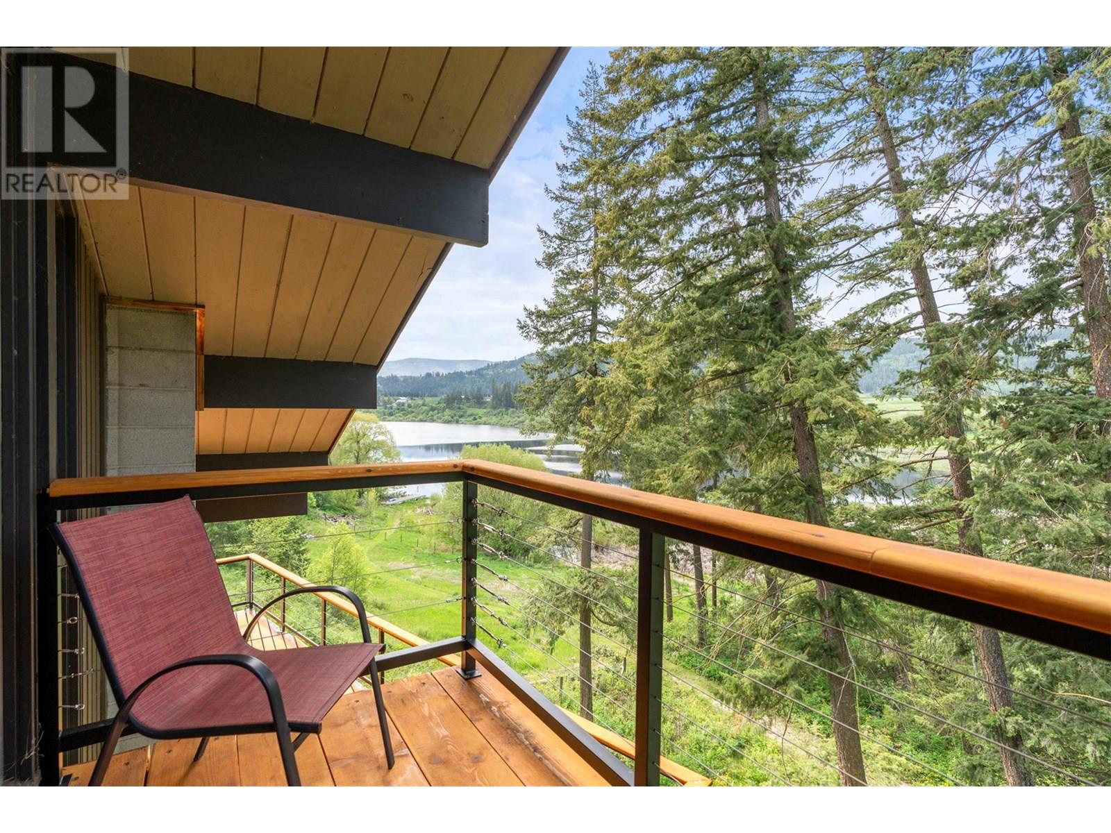 4444 Hales Road, Spallumcheen