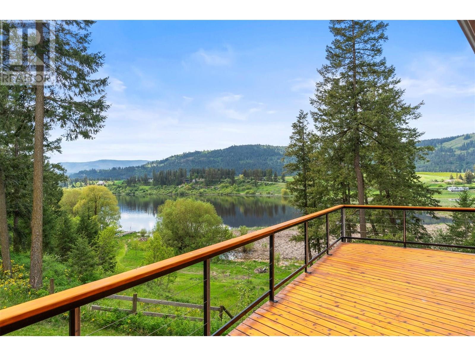 4444 Hales Road, Spallumcheen