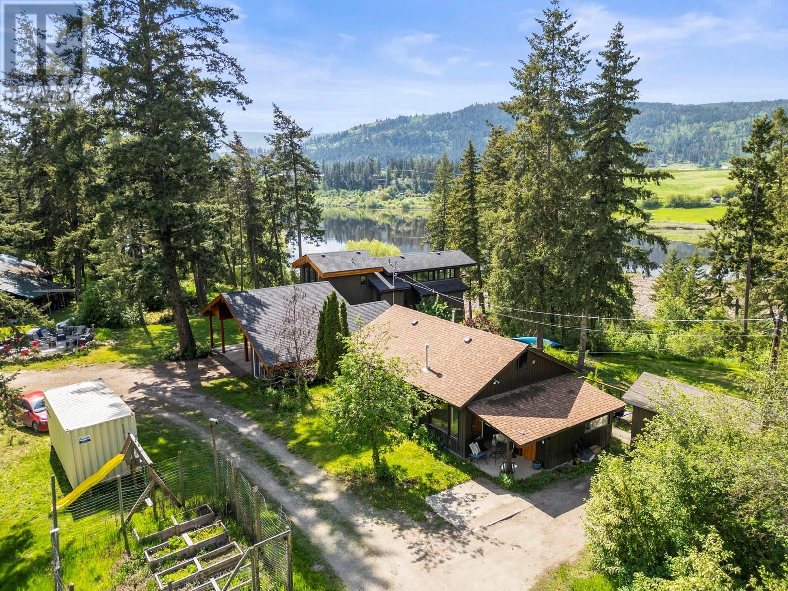 4444 Hales Road, Spallumcheen