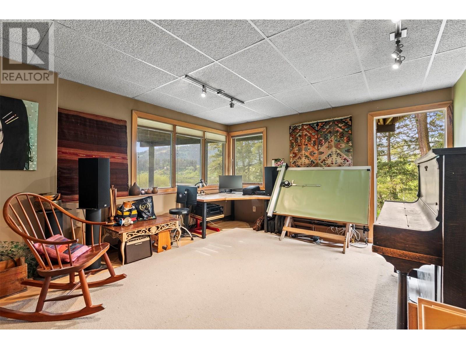 4444 Hales Road, Spallumcheen