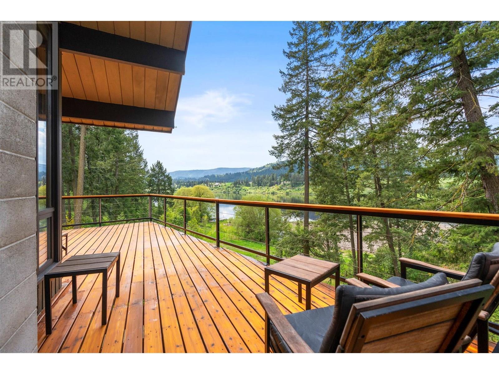 4444 Hales Road, Spallumcheen