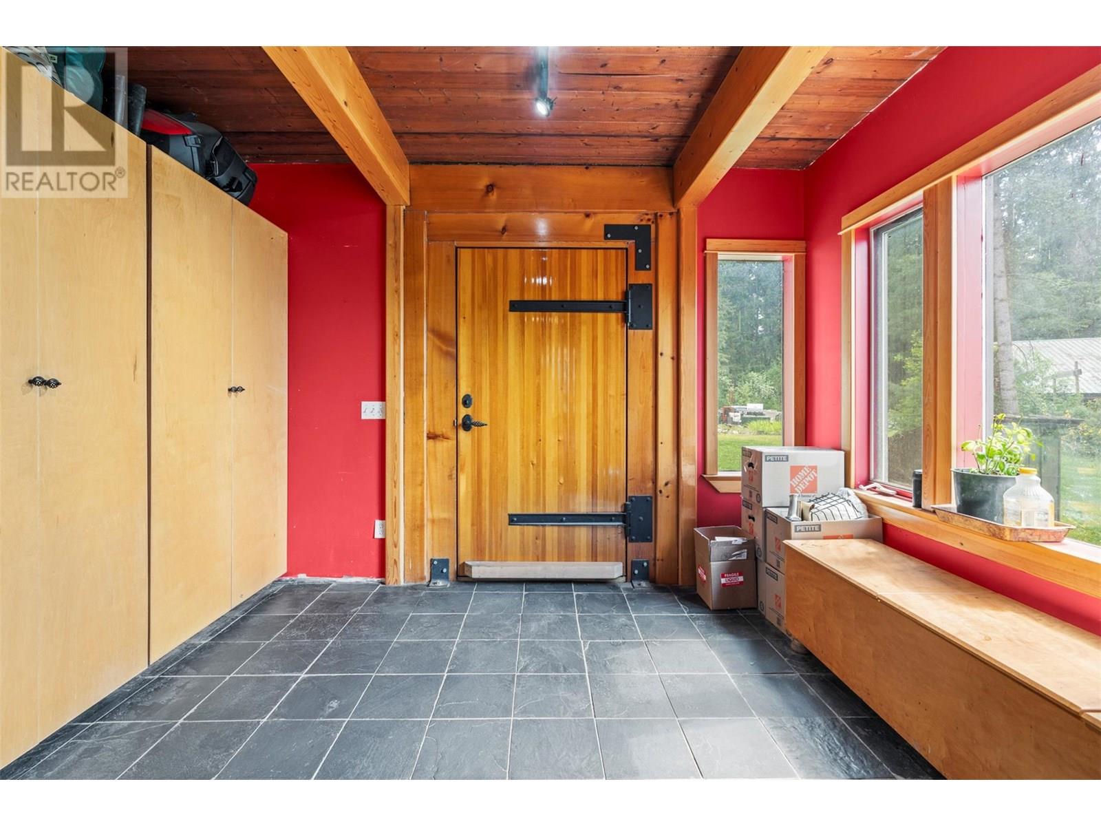 4444 Hales Road, Spallumcheen