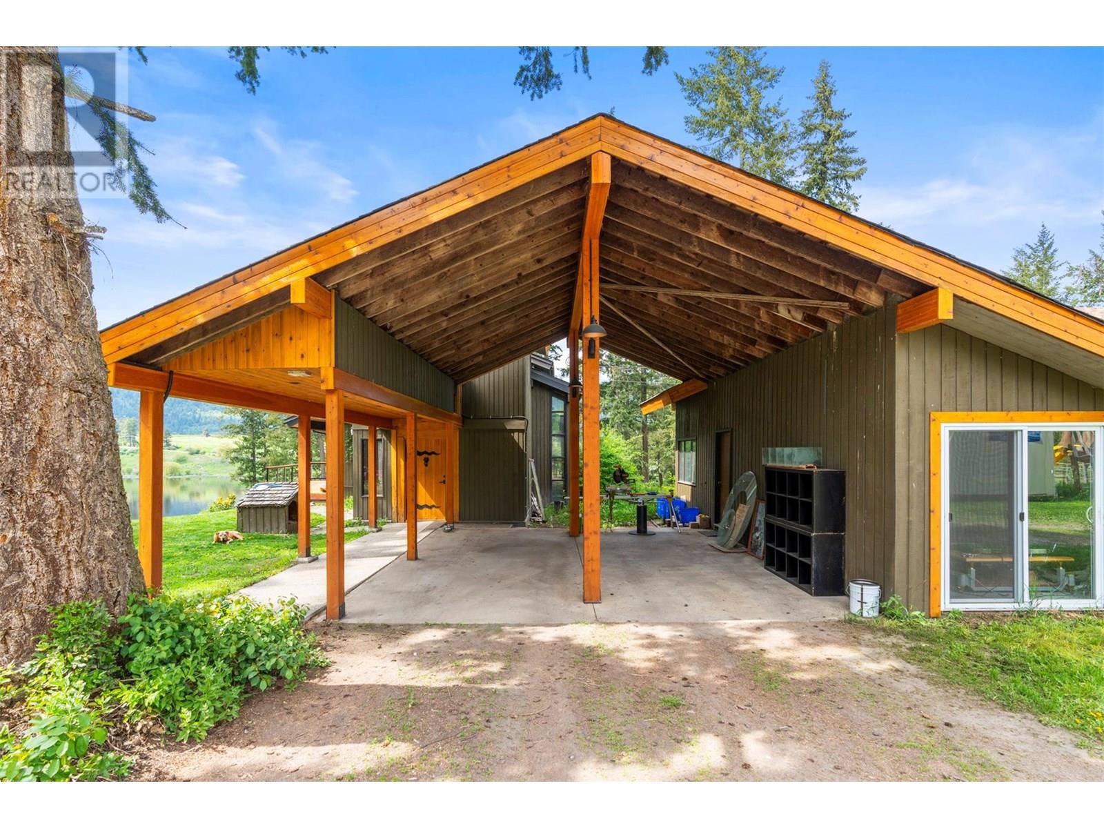 4444 Hales Road, Spallumcheen