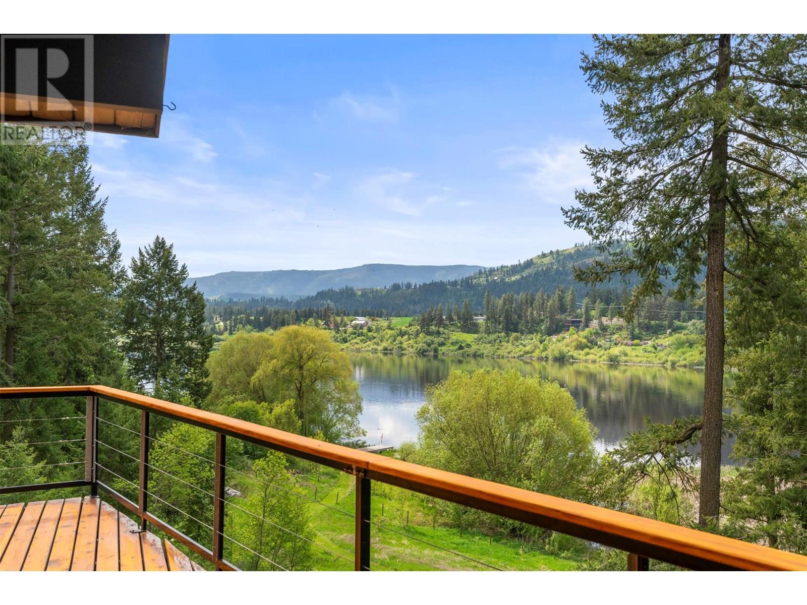 4444 Hales Road, Spallumcheen