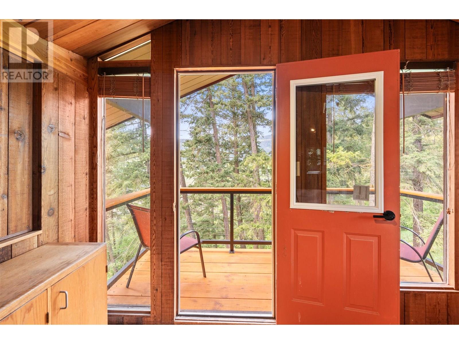 4444 Hales Road, Spallumcheen