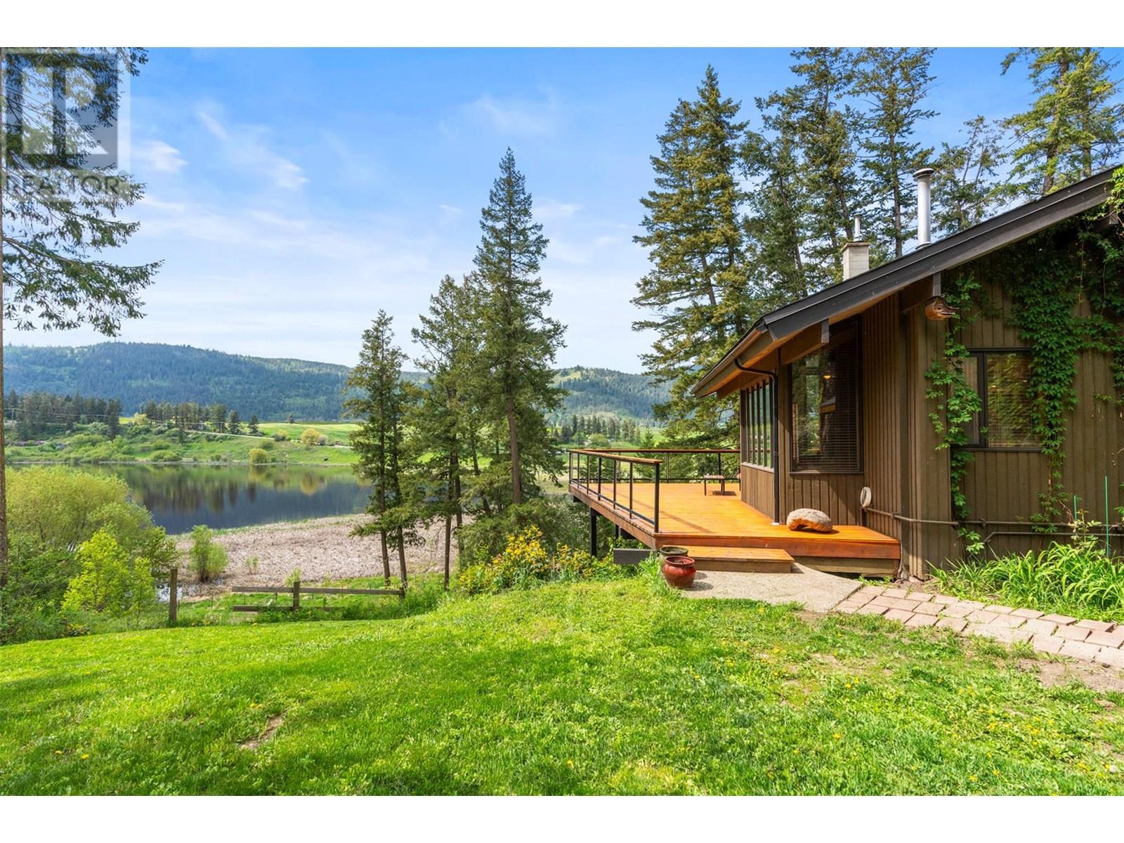 4444 Hales Road, Spallumcheen