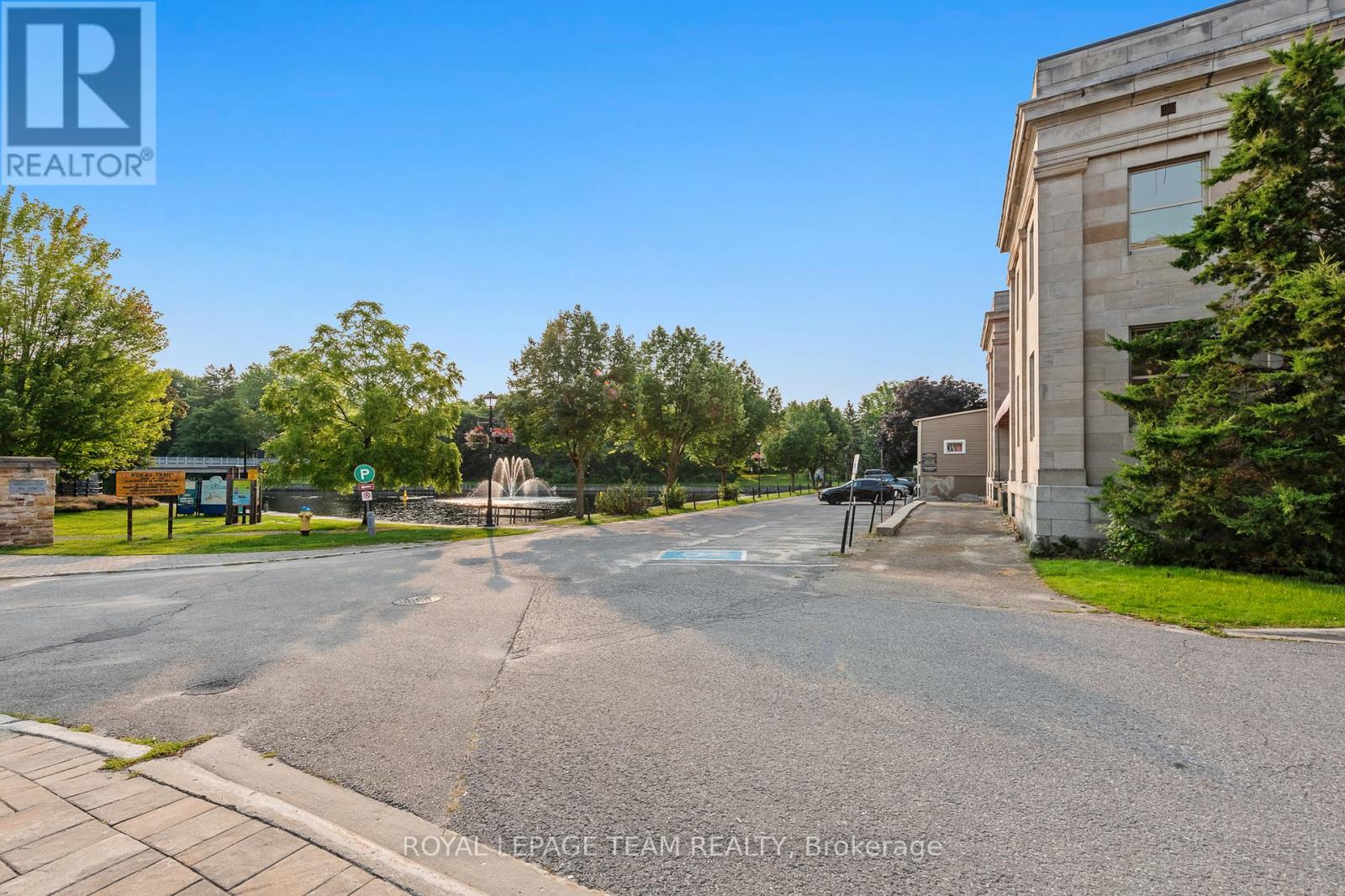 Photo 19 of 81 Gore Street E, Perth ON
