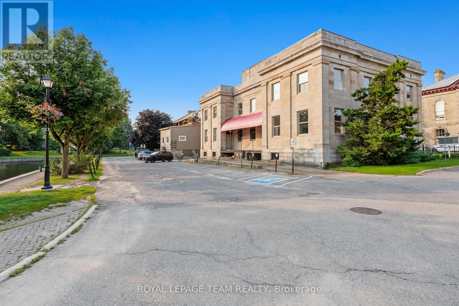 Photo 36 of 81 Gore Street E, Perth ON