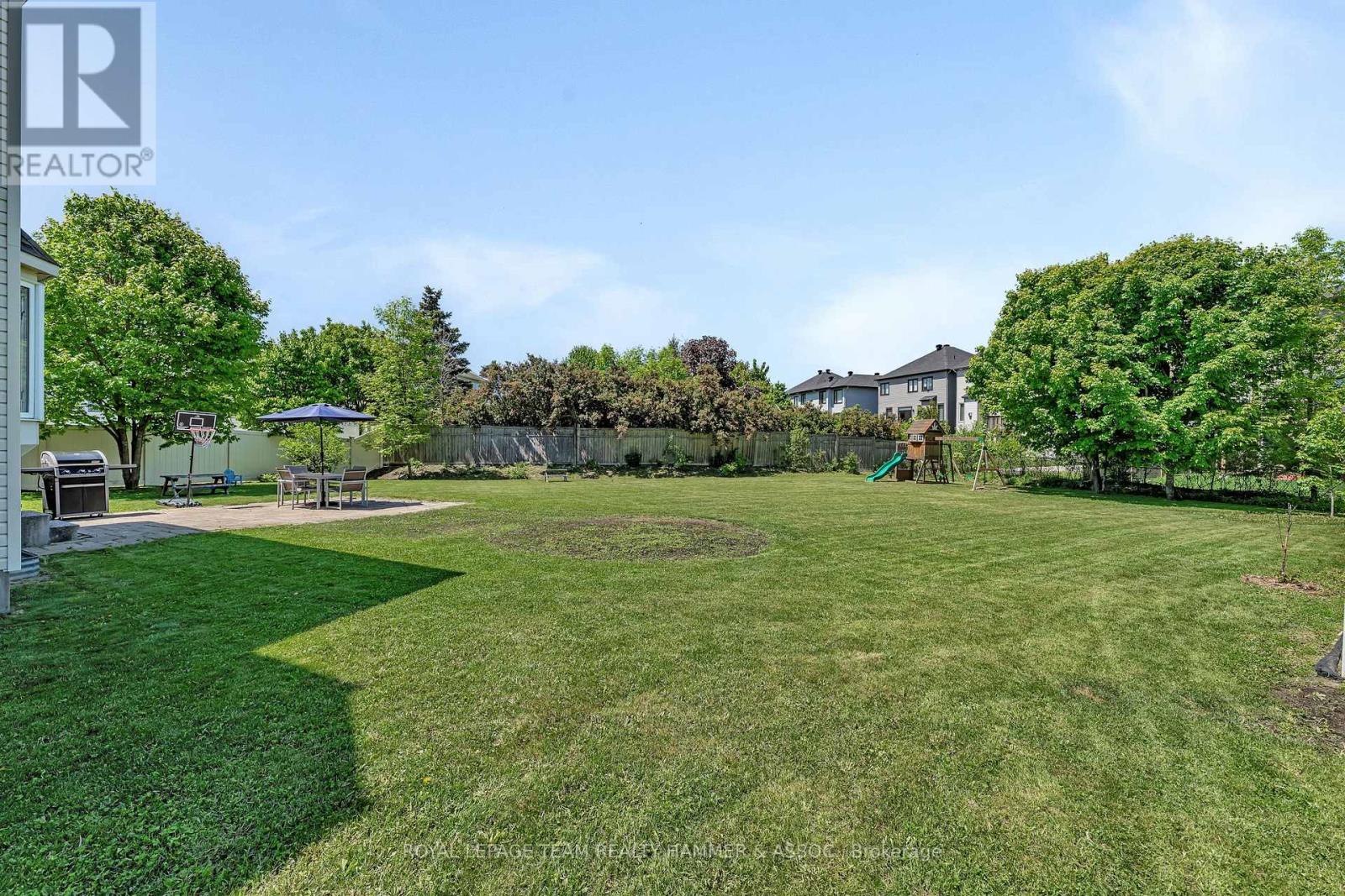 Photo 3 of 24 Tierney Drive, Ottawa ON