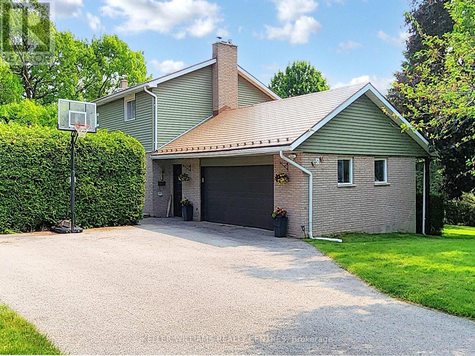 Photo 4 of 31 Henry Street, Georgina ON