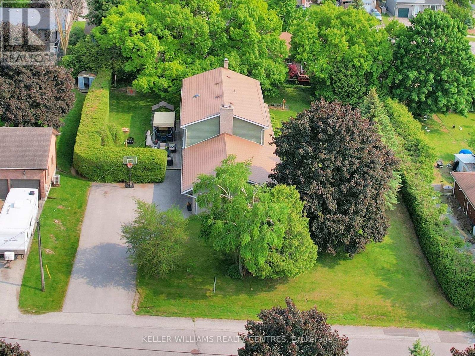 Photo 42 of 31 Henry Street, Georgina ON