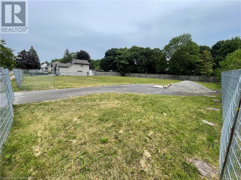 Photo 3 of 374 C Linwell Road, St Catharines ON