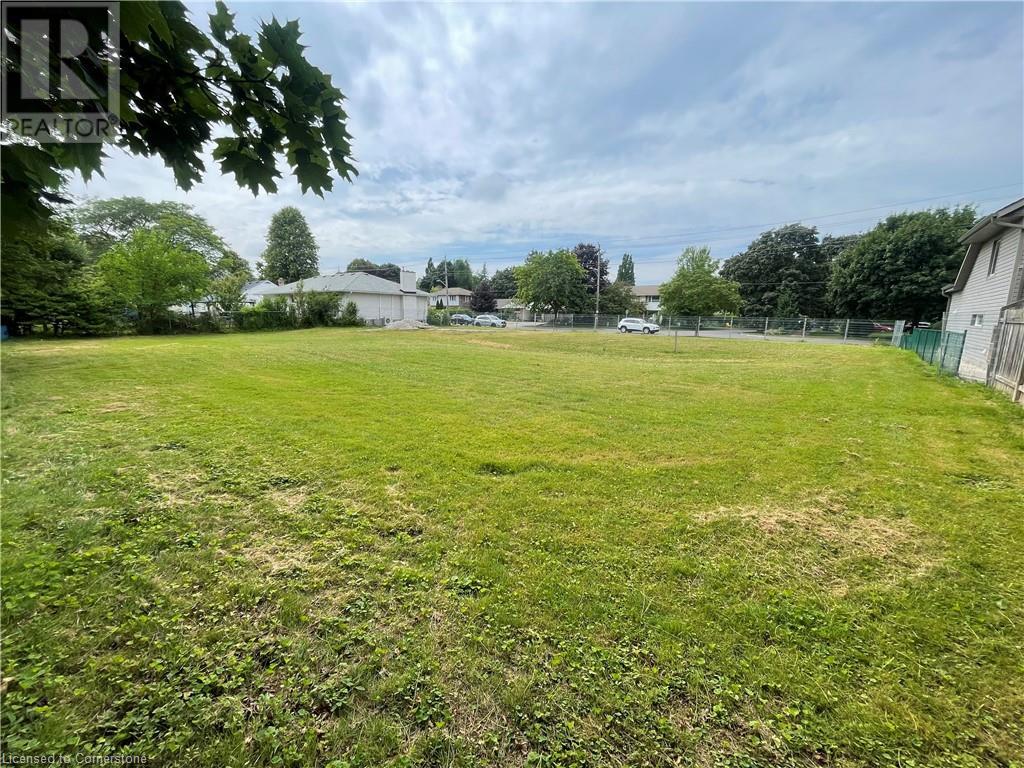 Photo 5 of 374 B Linwell Road, St Catharines ON