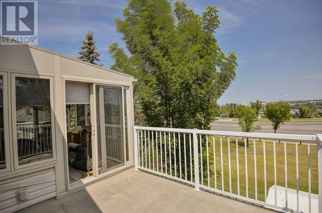 Single Family House Bi-level for Sale in  Somerglen Park SW Somerset Calgary 