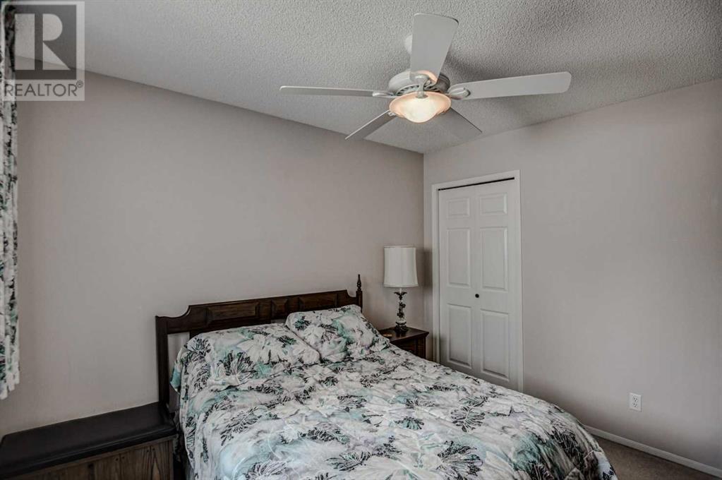 Single Family House Bi-level for Sale in  Somerglen Park SW Somerset Calgary 