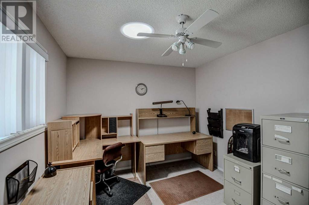 Single Family House Bi-level for Sale in  Somerglen Park SW Somerset Calgary 