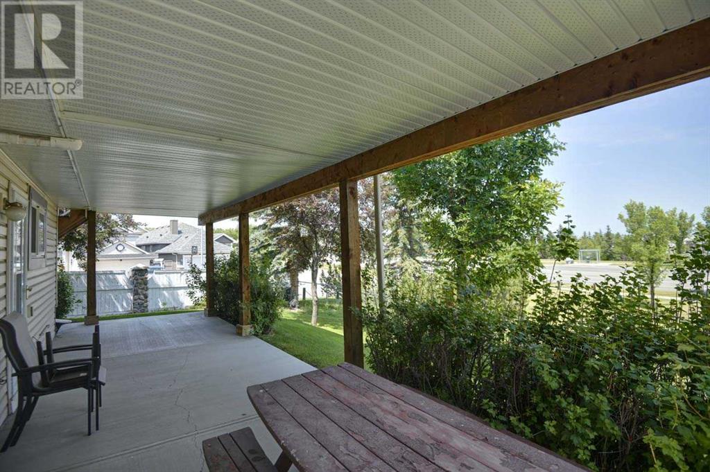 Single Family House Bi-level for Sale in  Somerglen Park SW Somerset Calgary 