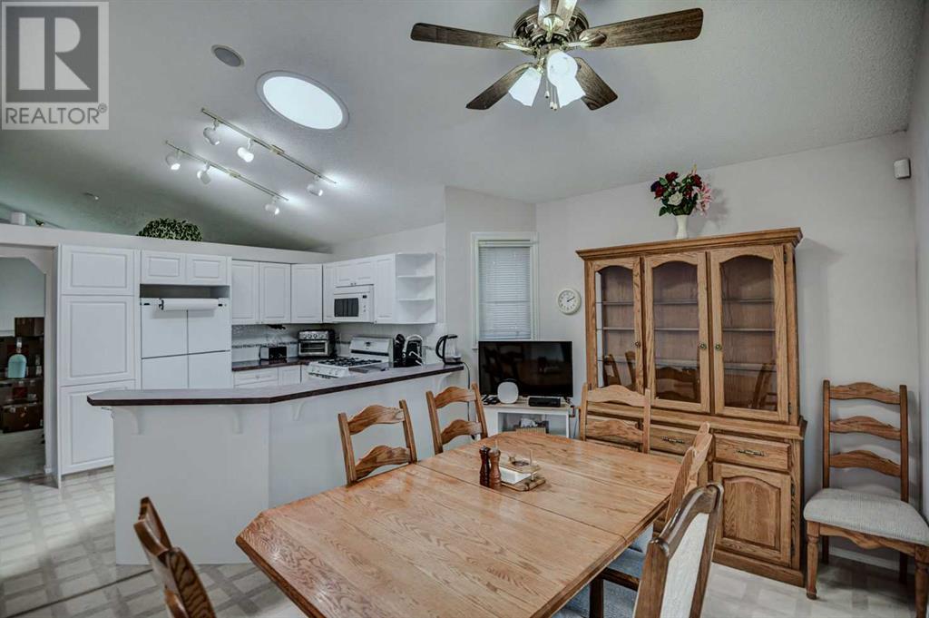 Single Family House Bi-level for Sale in  Somerglen Park SW Somerset Calgary 