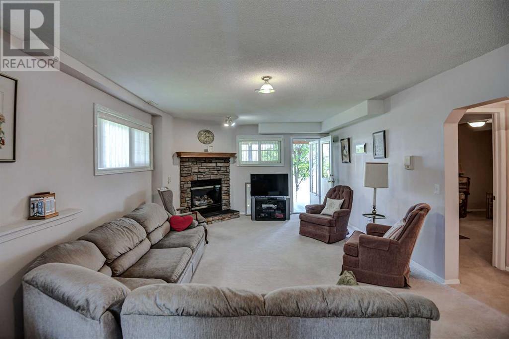 Single Family House Bi-level for Sale in  Somerglen Park SW Somerset Calgary 