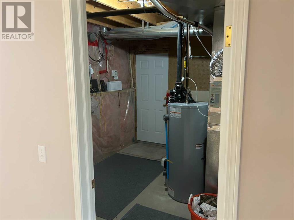 Single Family House Bi-level for Sale in  Somerglen Park SW Somerset Calgary 