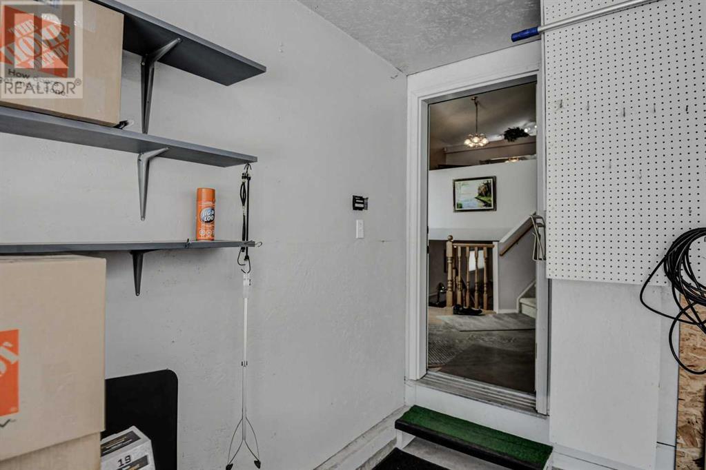 Single Family House Bi-level for Sale in  Somerglen Park SW Somerset Calgary 