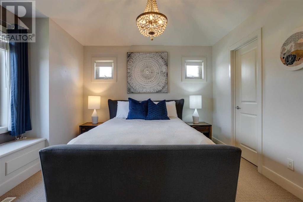 Single Family House for Sale in    Street NW Parkdale Calgary 