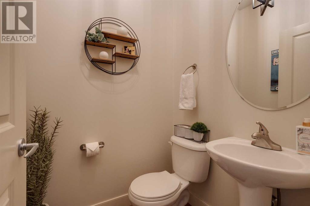 Single Family House for Sale in    Street NW Parkdale Calgary 